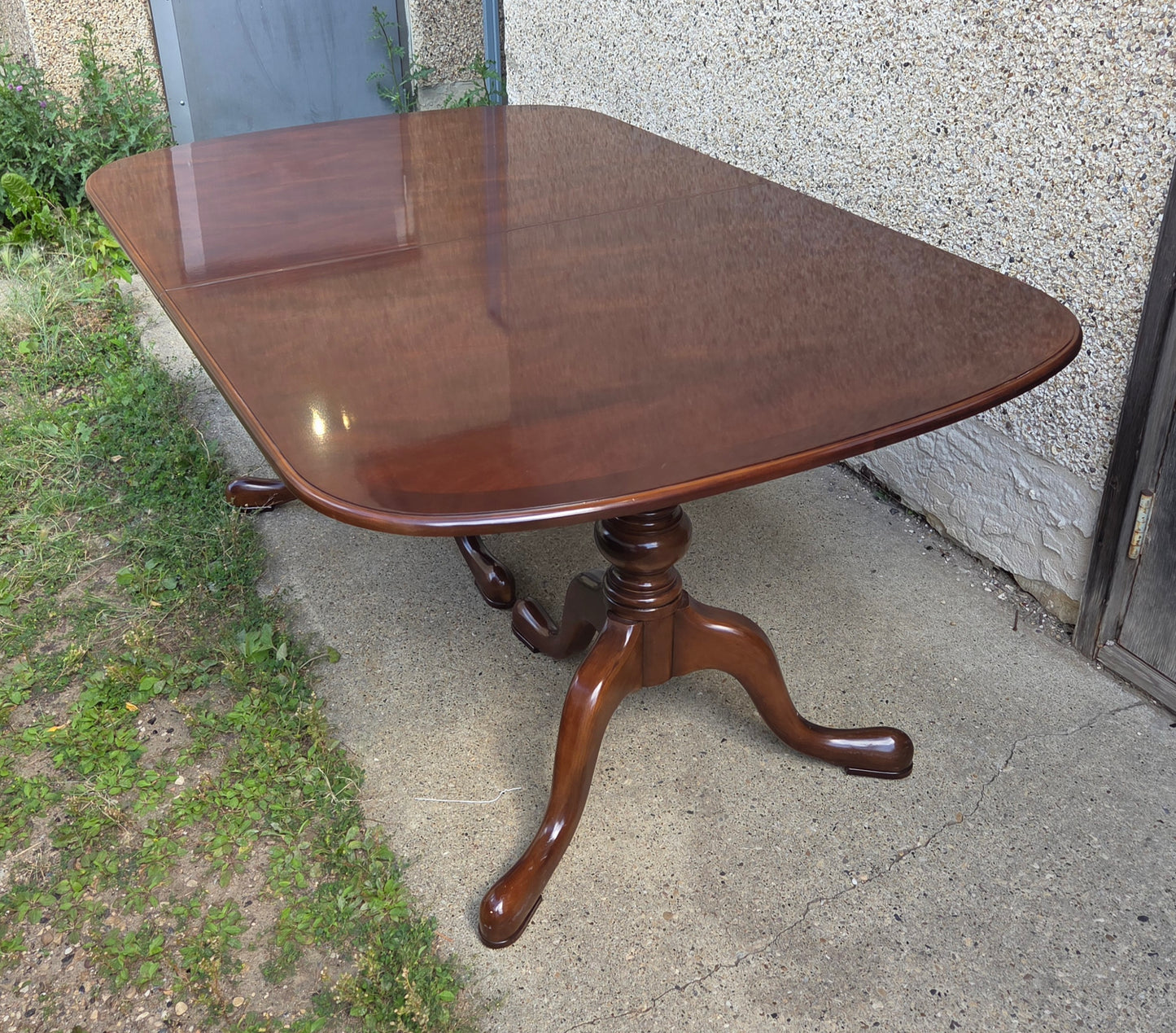 Strathroy dining table with 3 leaves, 8 chairs