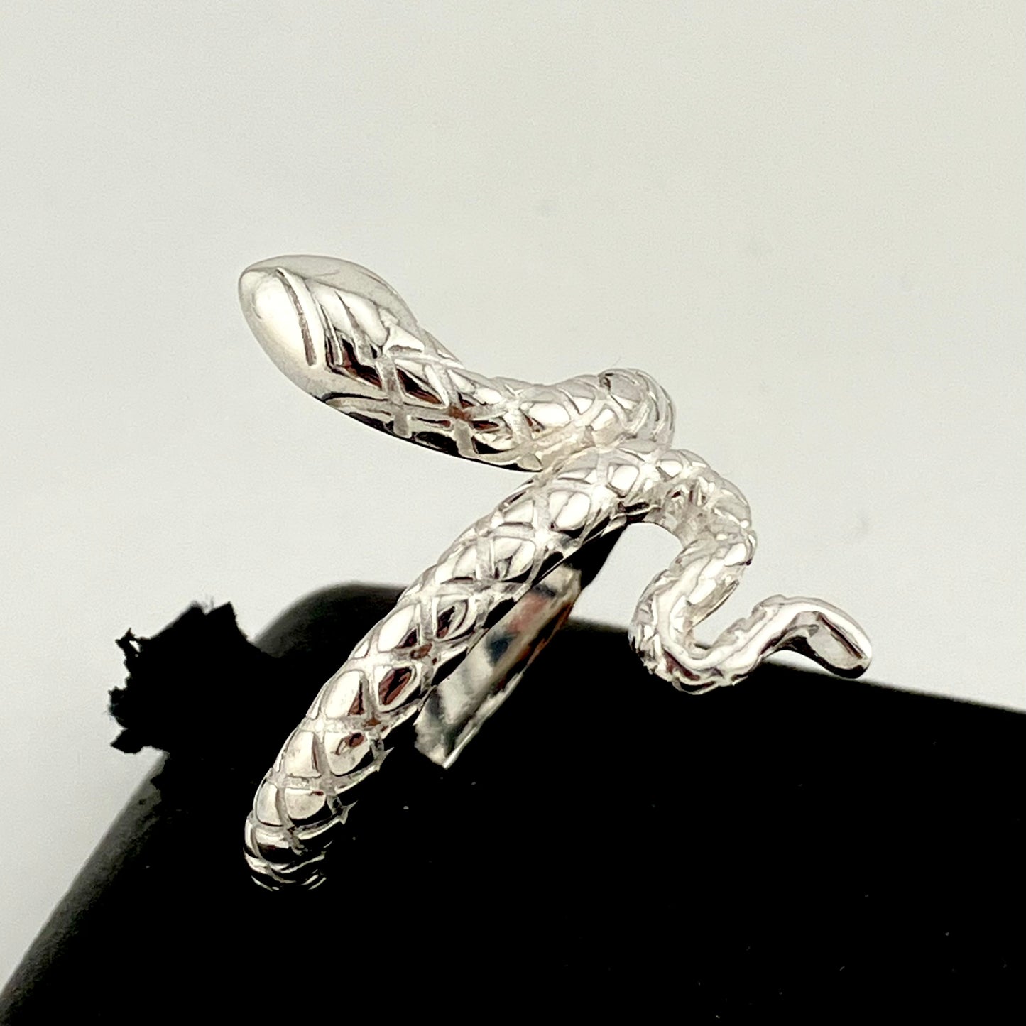 Sterling Silver Scaled Squiggly Snake Ring