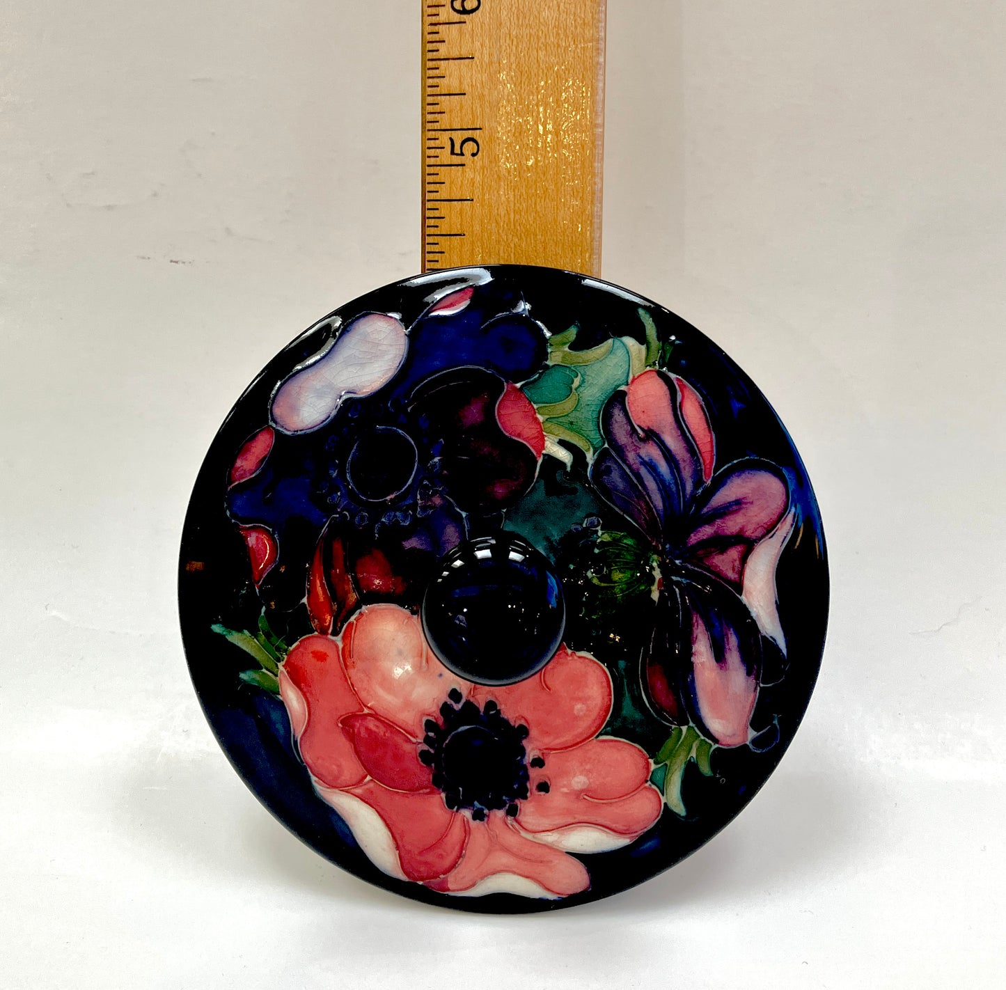 Moorcroft, Anemone, Covered Bowl, Knobbed Lid, Red Pink on Green Cobalt Blue, 1940s, Trinket Bowl