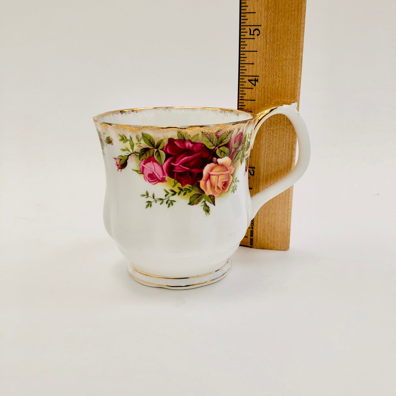 Royal Albert, Old Country Roses, Montrose, Mug, Coffee, Tea, Hot Chocolate, Vintage, Red, Roses, England,  Steampunk