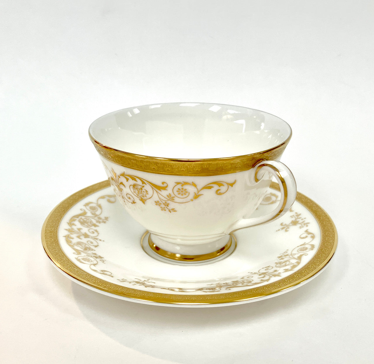 Royal Doulton, Belmont, H. 4991, SET, Tea Cup, Teacup, Cup and Saucer, Fine Bone China, Vintage, England, White, Gold
