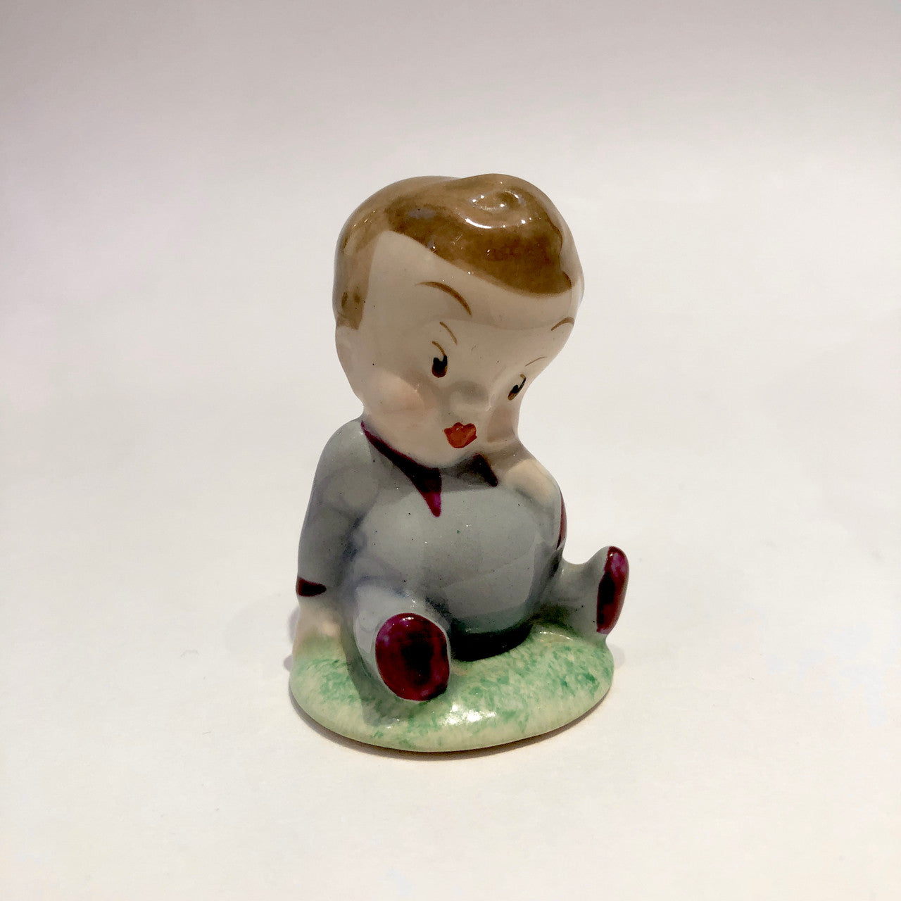 Wade, Blynken Figurine, Seated, Vintage, No Flowers, Larger