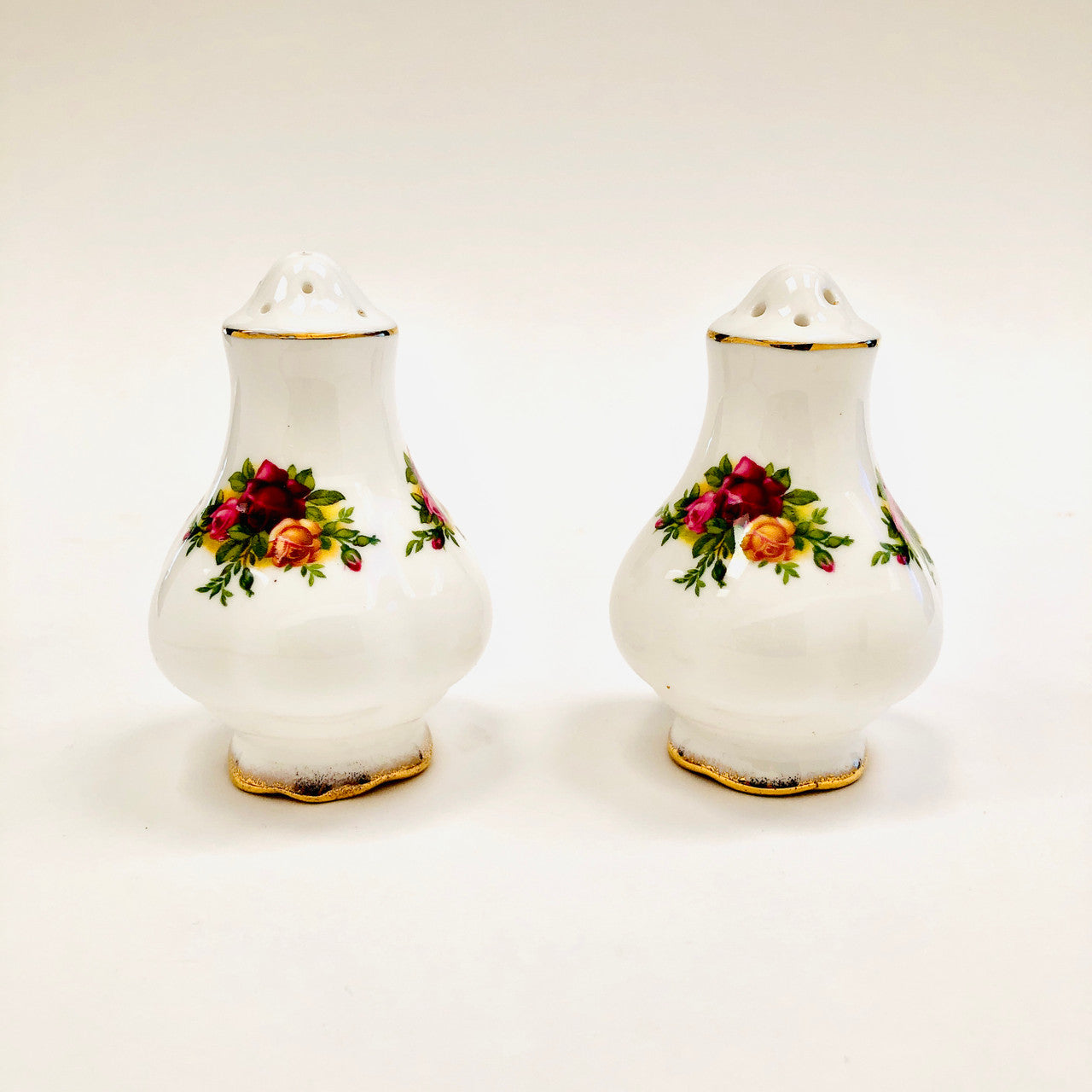 Royal Albert, Old Country Roses, Shakers, Salt, Pepper, Vintage, Red, Roses, England, Steampunk