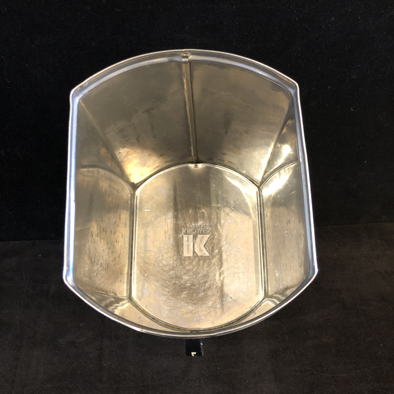 Vintage Kromex kitchen canister from the 1950s or 1960s.
We have two: “FLOUR” or “SUGAR”. Please indicate which you would like.
Good vintage condition with some age related wear.
8.75” high
5” wide
6.25” deep
SK69291
Ibon Antiques
10423 79 Avenue in Edmonton's Old Strathcona neighbourhood.
780 757 6777