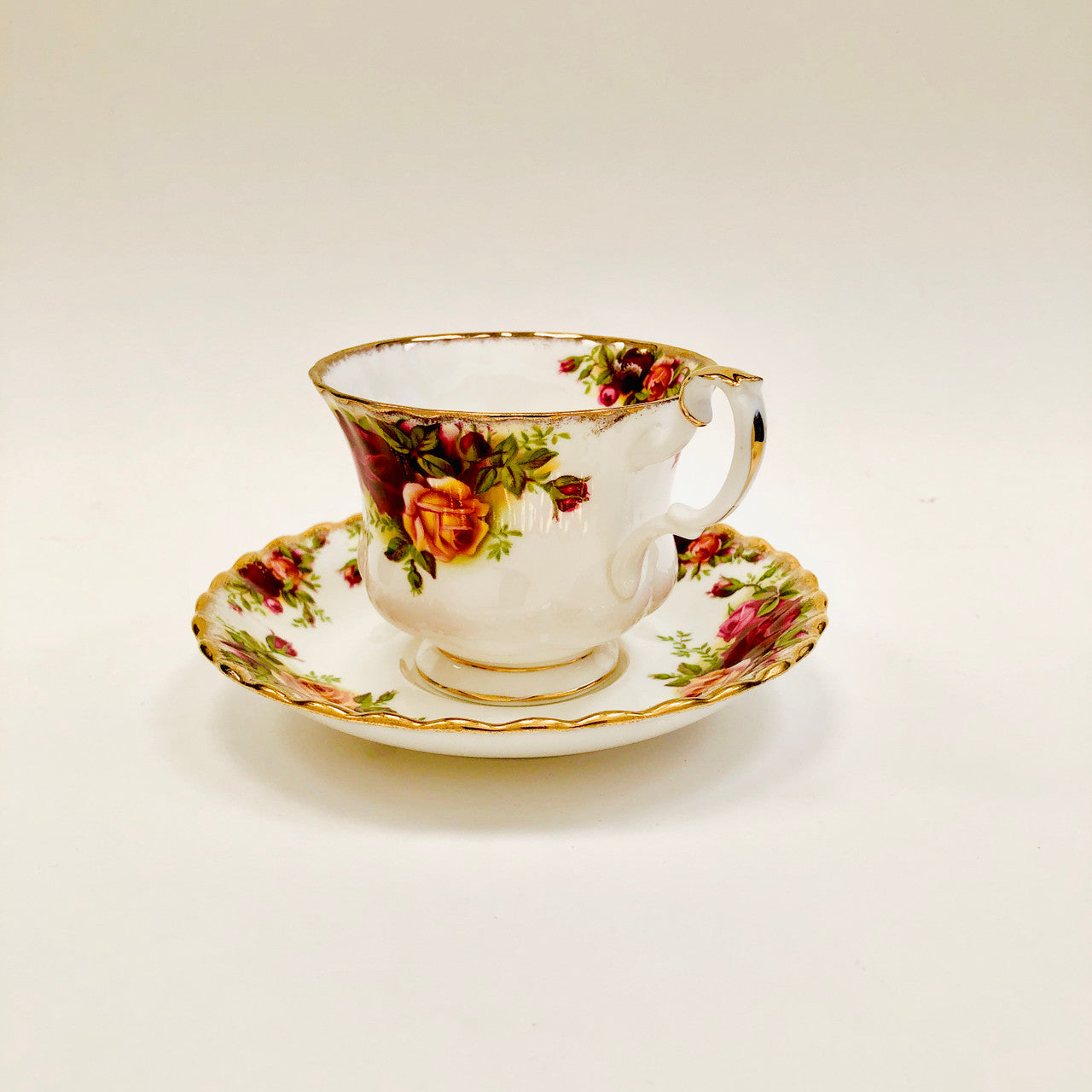 Royal Albert, Old Country Roses, Tea, Cup, Teacup, Saucer, Vintage, Red, Roses, England,