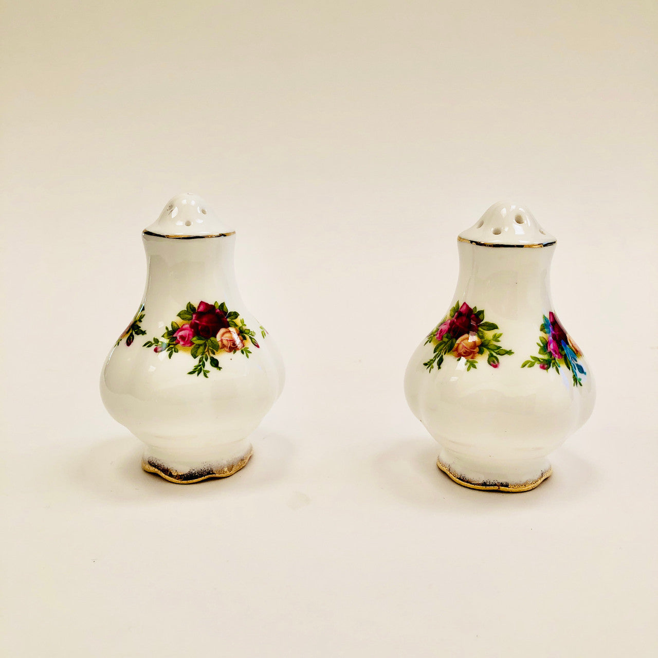 Royal Albert, Old Country Roses, Shakers, Salt, Pepper, Vintage, Red, Roses, England, Steampunk