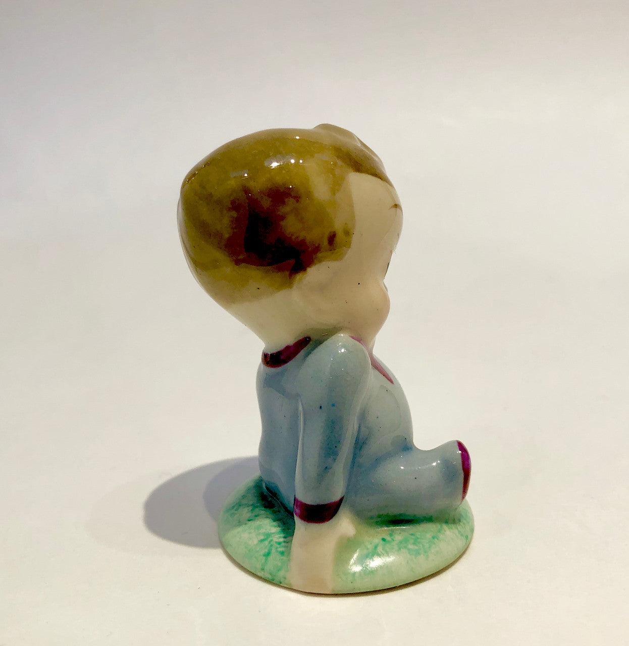 Wade, Blynken Figurine, Seated, Vintage, No Flowers, Larger