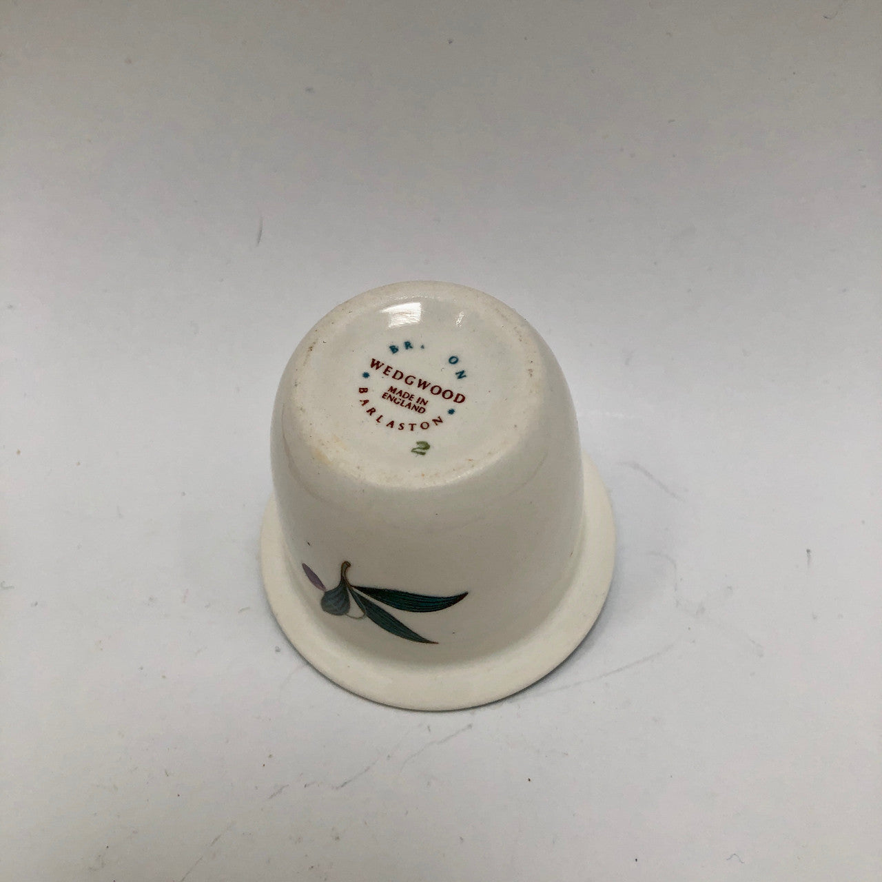 Wedgwood Barlaston Brecon Egg Cup with rim - Bramble transfer image