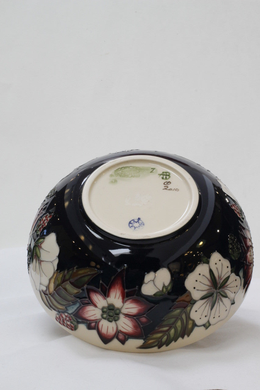 Moorcroft Bramble Revisited Bowl 711-6, Alicia Amison