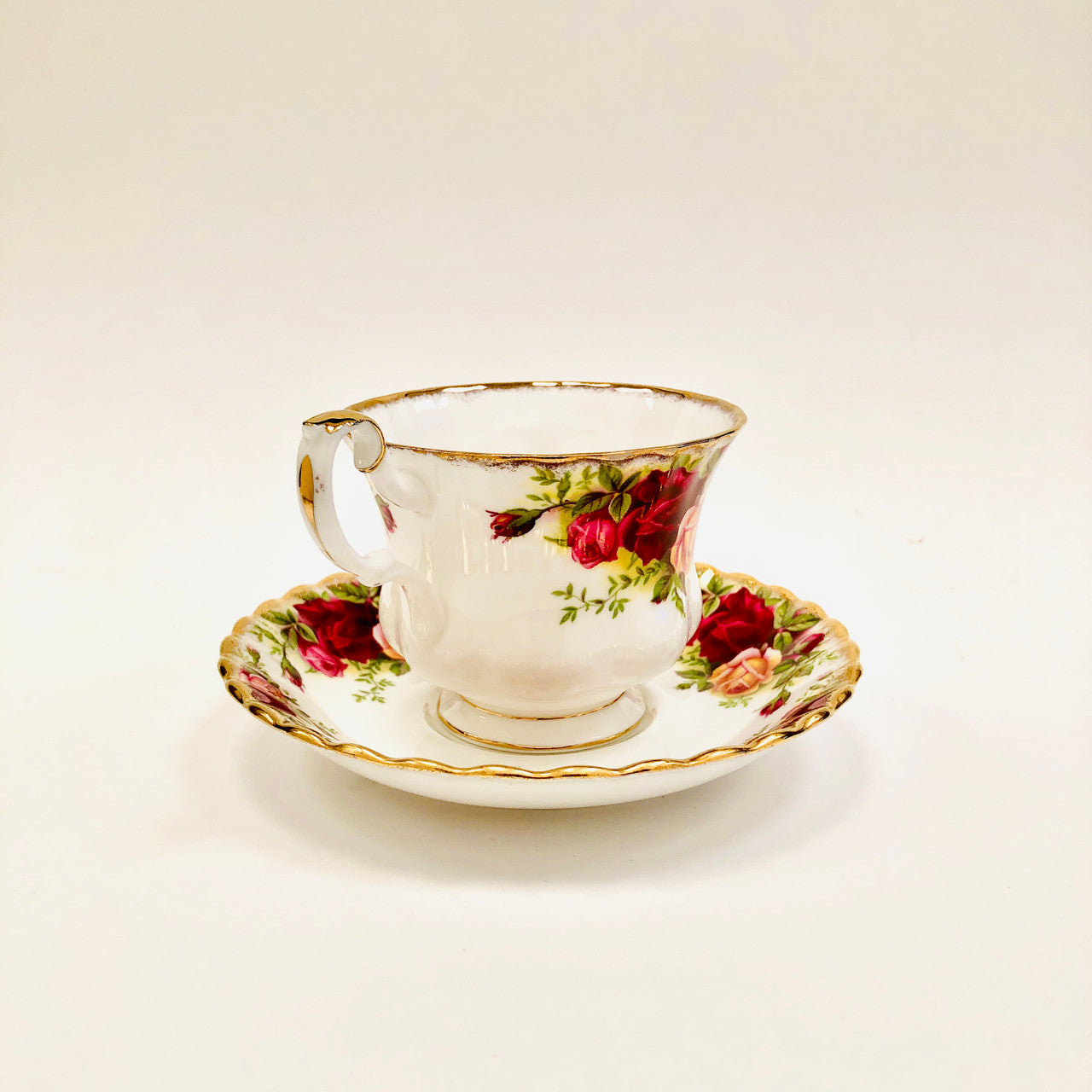 Royal Albert, Old Country Roses, Tea, Cup, Teacup, Saucer, Vintage, Red, Roses, England,