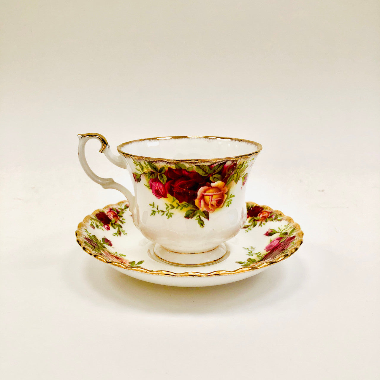 Royal Albert, Old Country Roses, Tea, Cup, Teacup, Saucer, Vintage, Red, Roses, England,