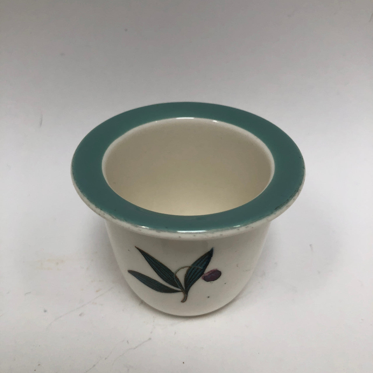 Wedgwood Barlaston Brecon Egg Cup with rim - Bramble transfer image