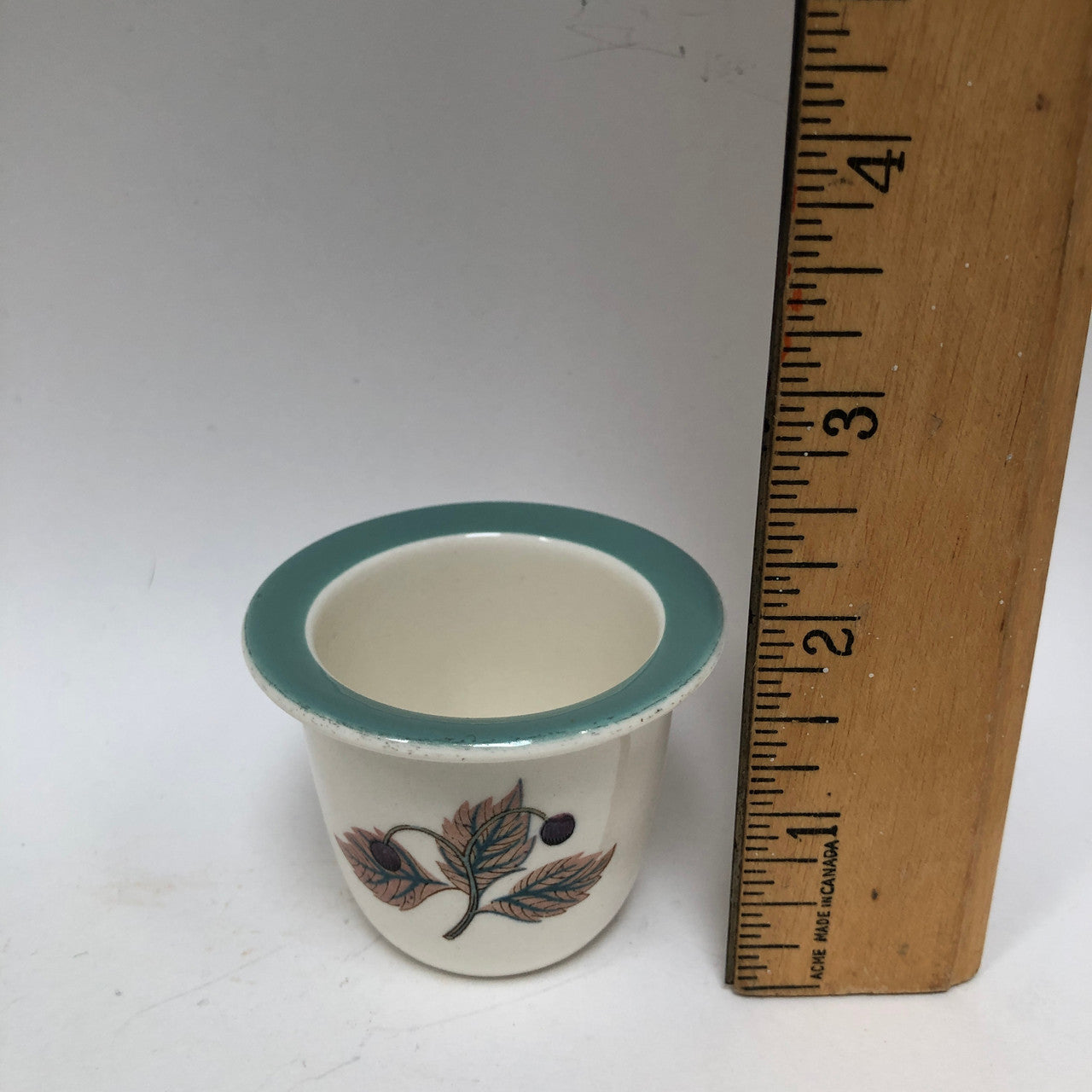 Wedgwood Barlaston Brecon Egg Cup with rim - Bramble transfer image