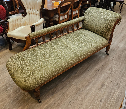 Chaise longue, oak frame, green upholstery