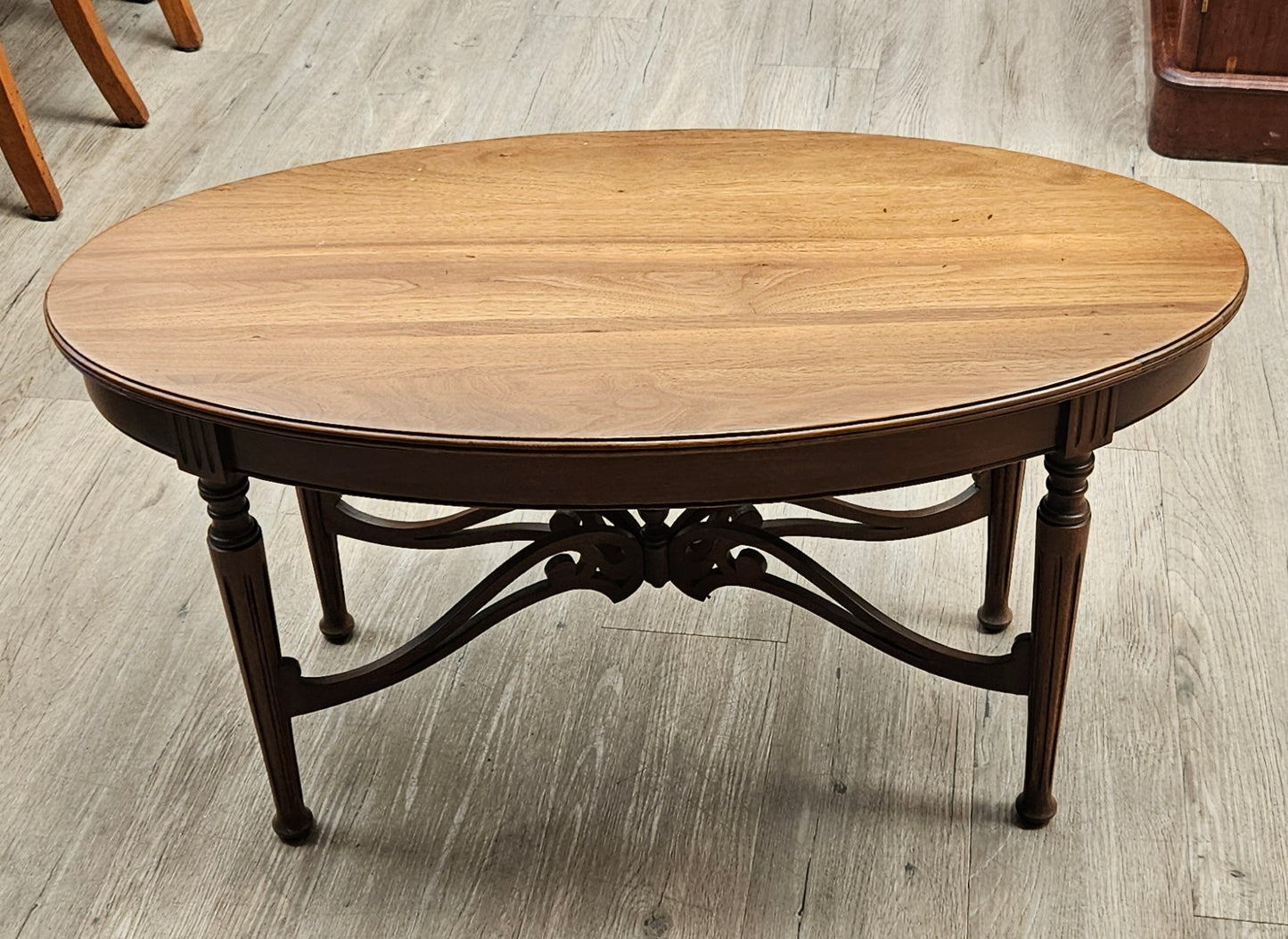 Oval coffee table