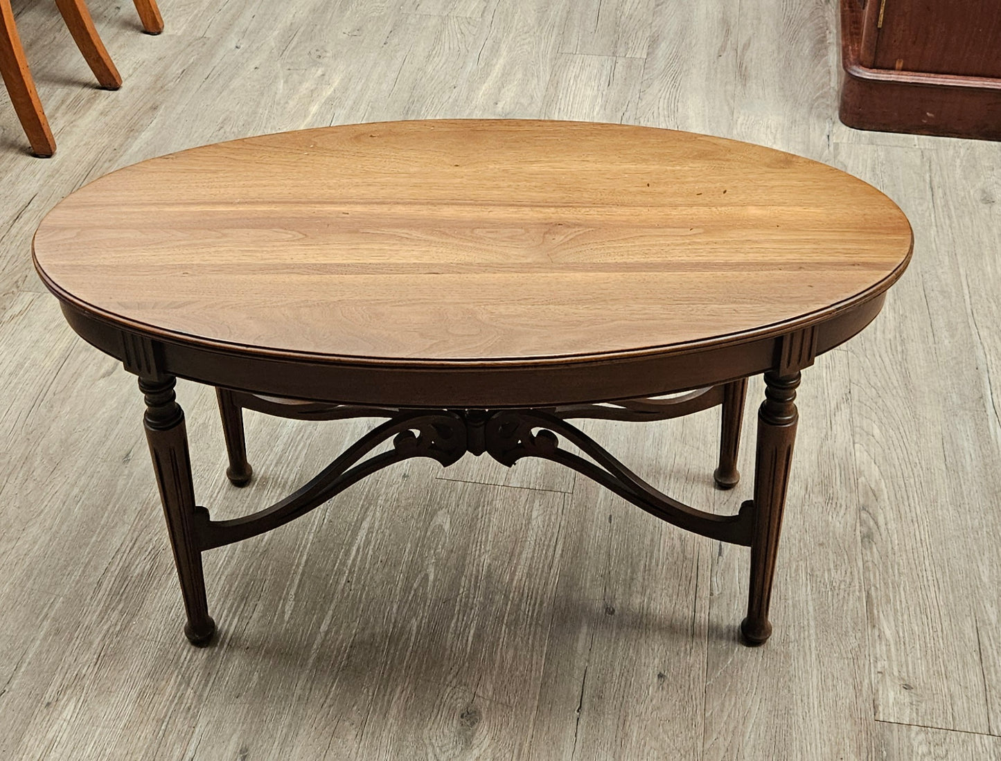 Oval coffee table