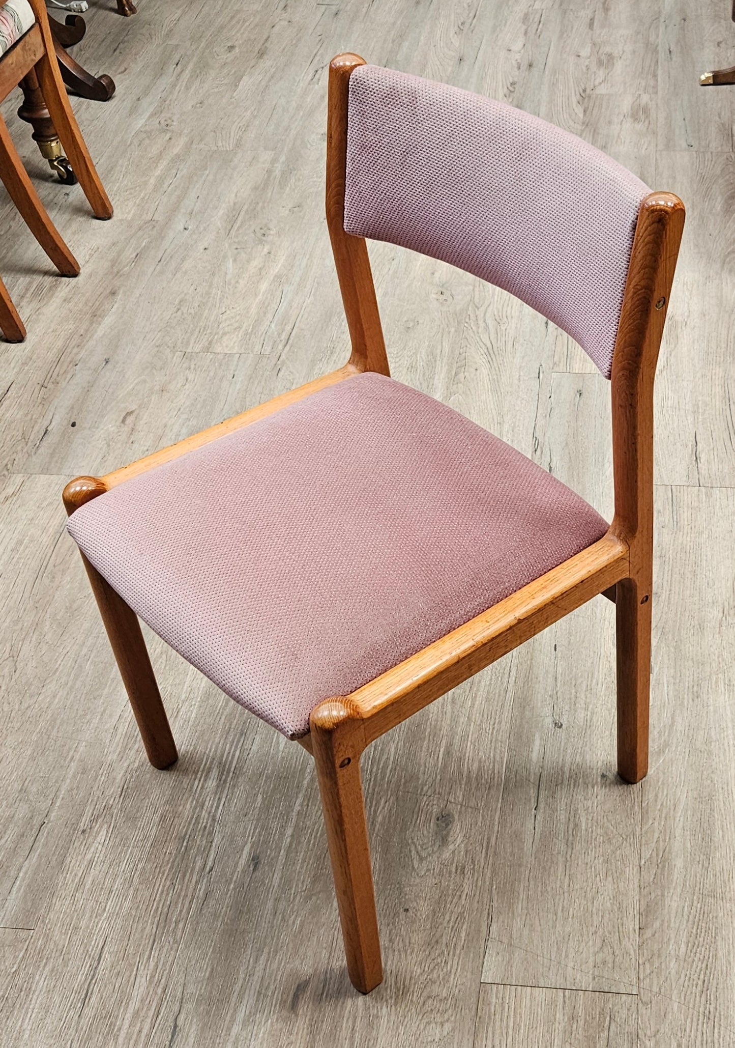 Set of 6 teak chairs, low back, pink seats