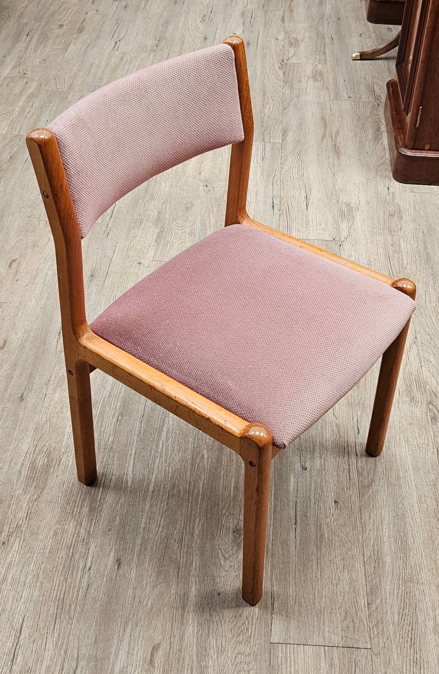 Set of 6 teak chairs, low back, pink seats