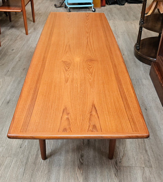 Teak coffee table with shelf