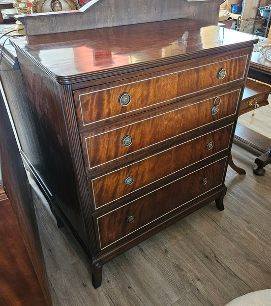 Mahogany chest of drawers
