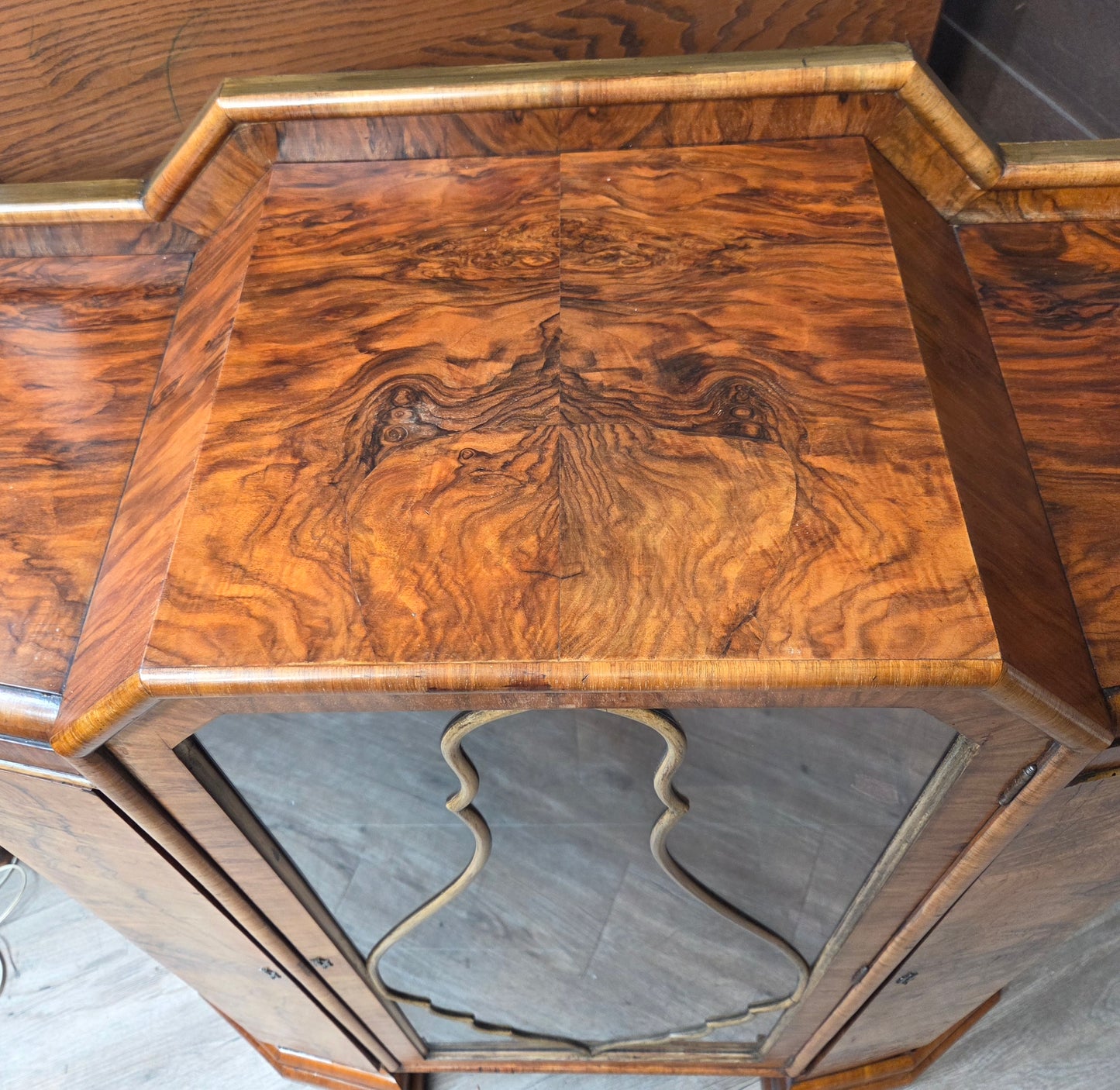 Art Deco cabinet/bar, burled walnut