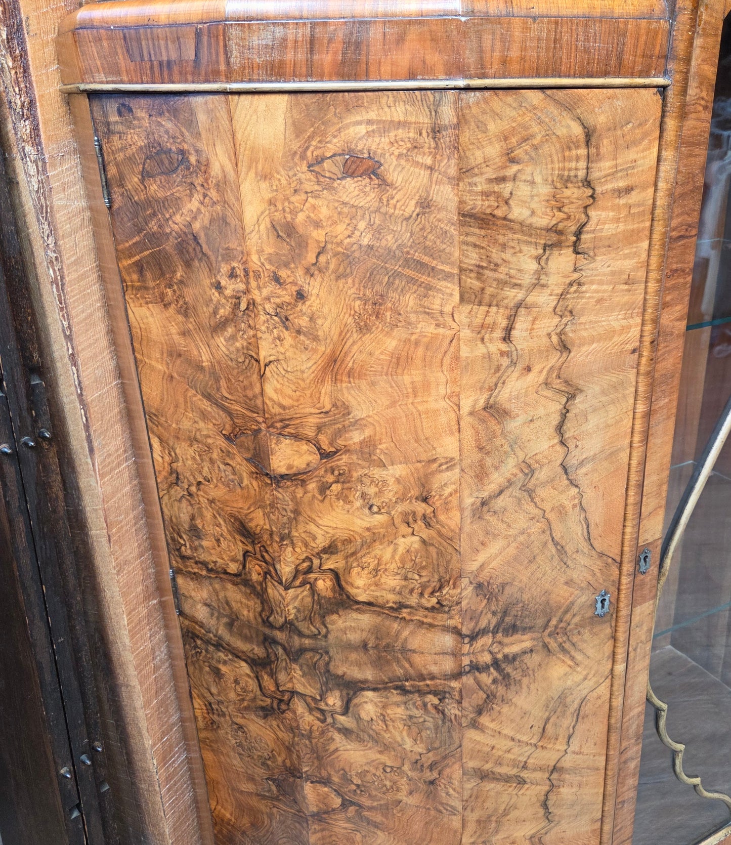 Art Deco cabinet/bar, burled walnut