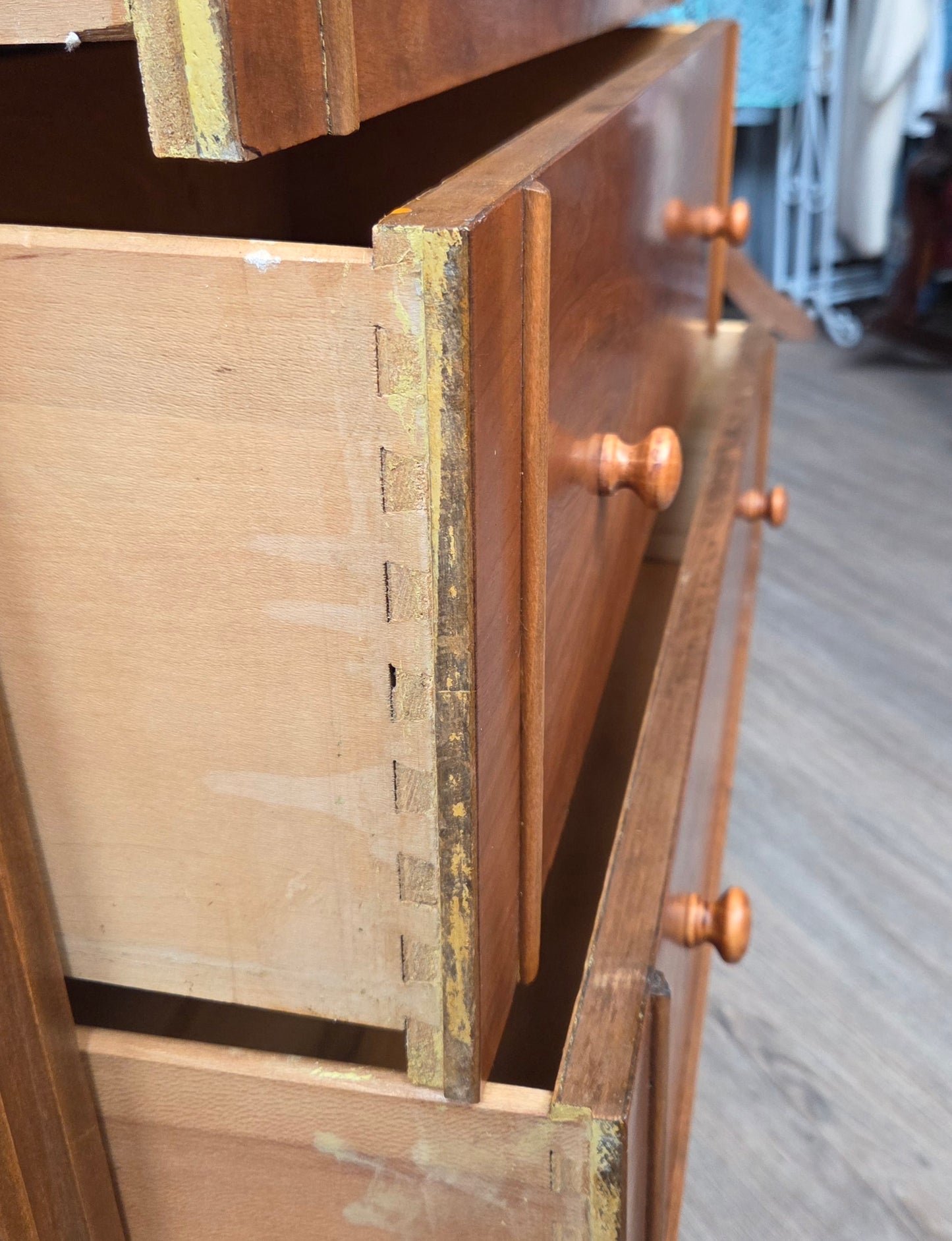 Vintage fruitwood/walnut chest of drawers