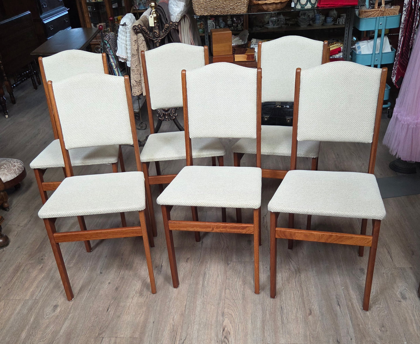 Set of 6 teak dining chairs