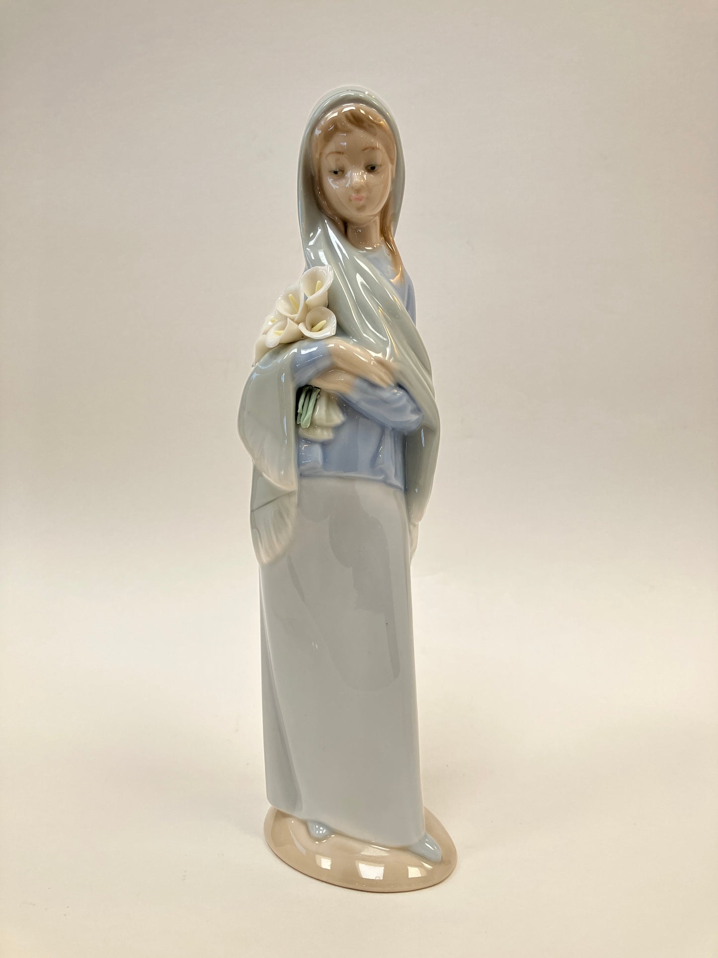 DAISA, Lladro, Girl with Flowers, 4650, Vicente Martinez, Porcelain, Figurine