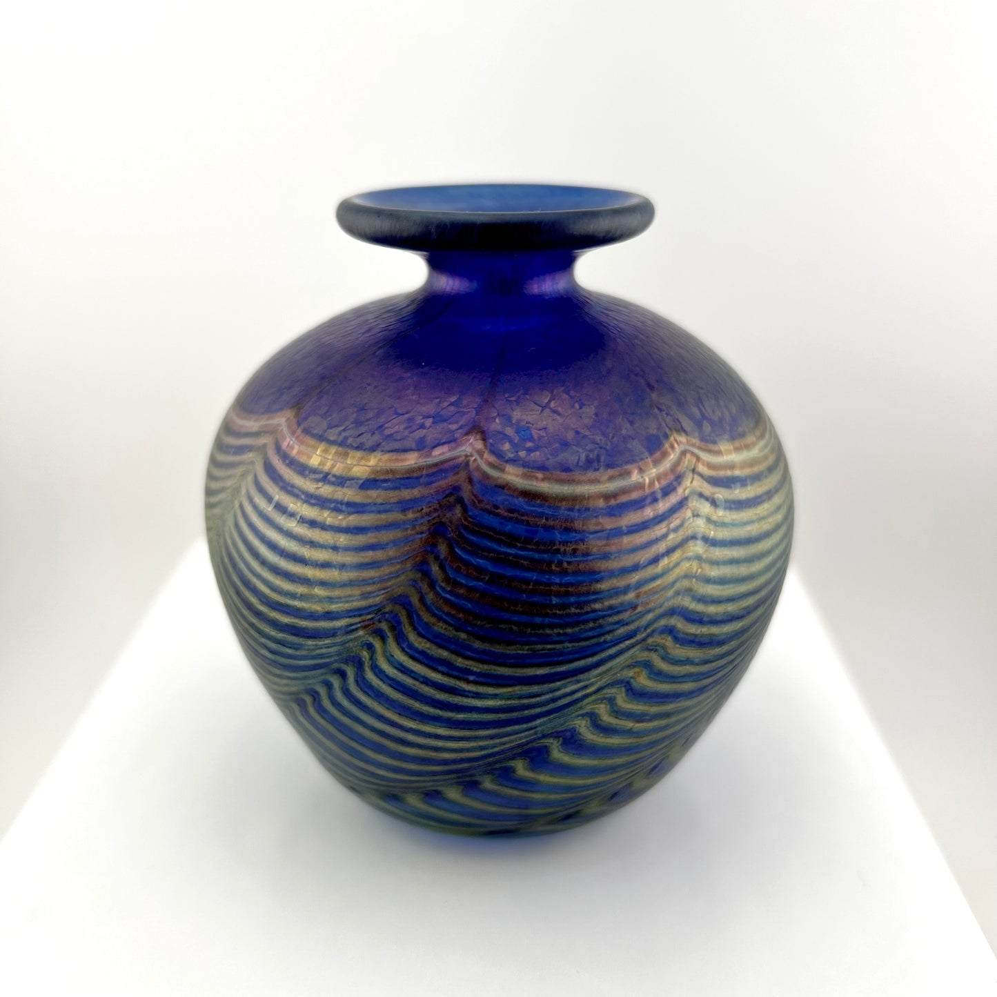 Robert Held, (RHAG, British Columbia, Canada), Artisan Art Glass Vase, Feathered Deep Blue, Purple, Iridescent,