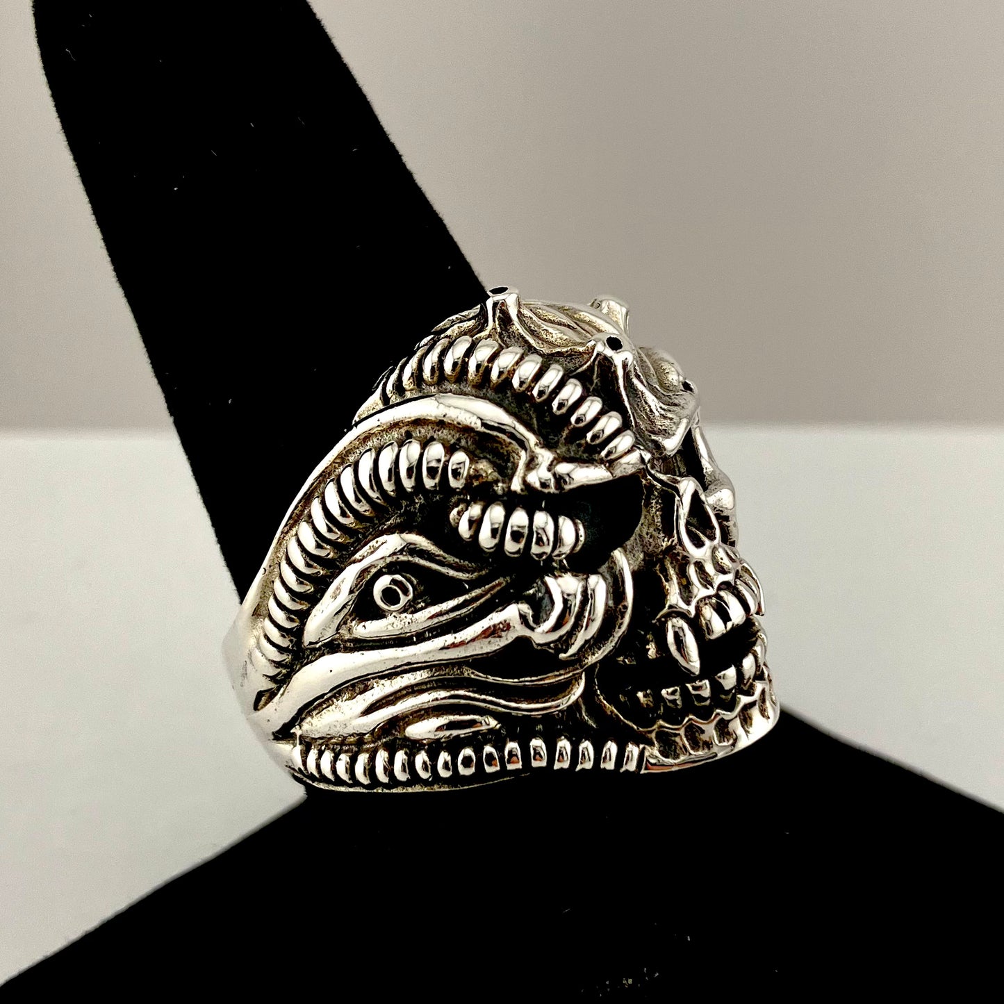 Sterling Silver Flaming Fanged Skull Ring (Heavy)