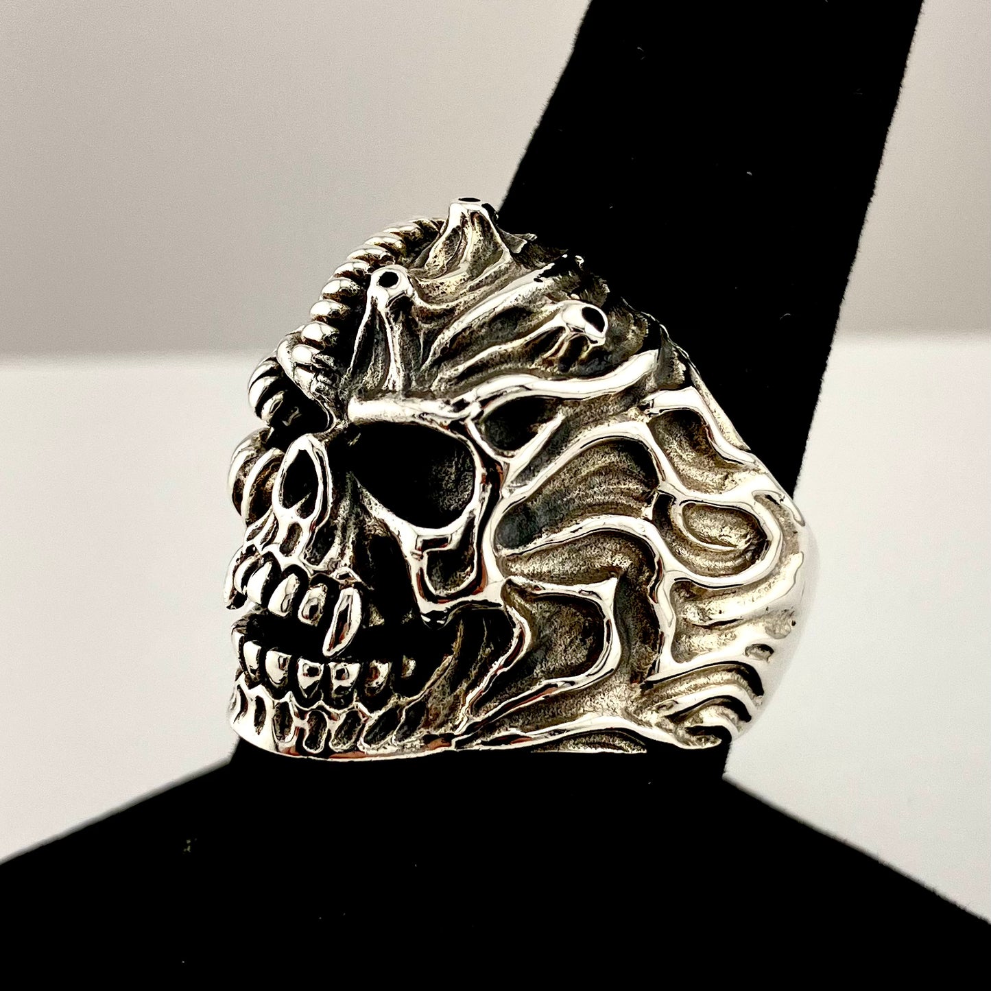 Sterling Silver Flaming Fanged Skull Ring (Heavy)