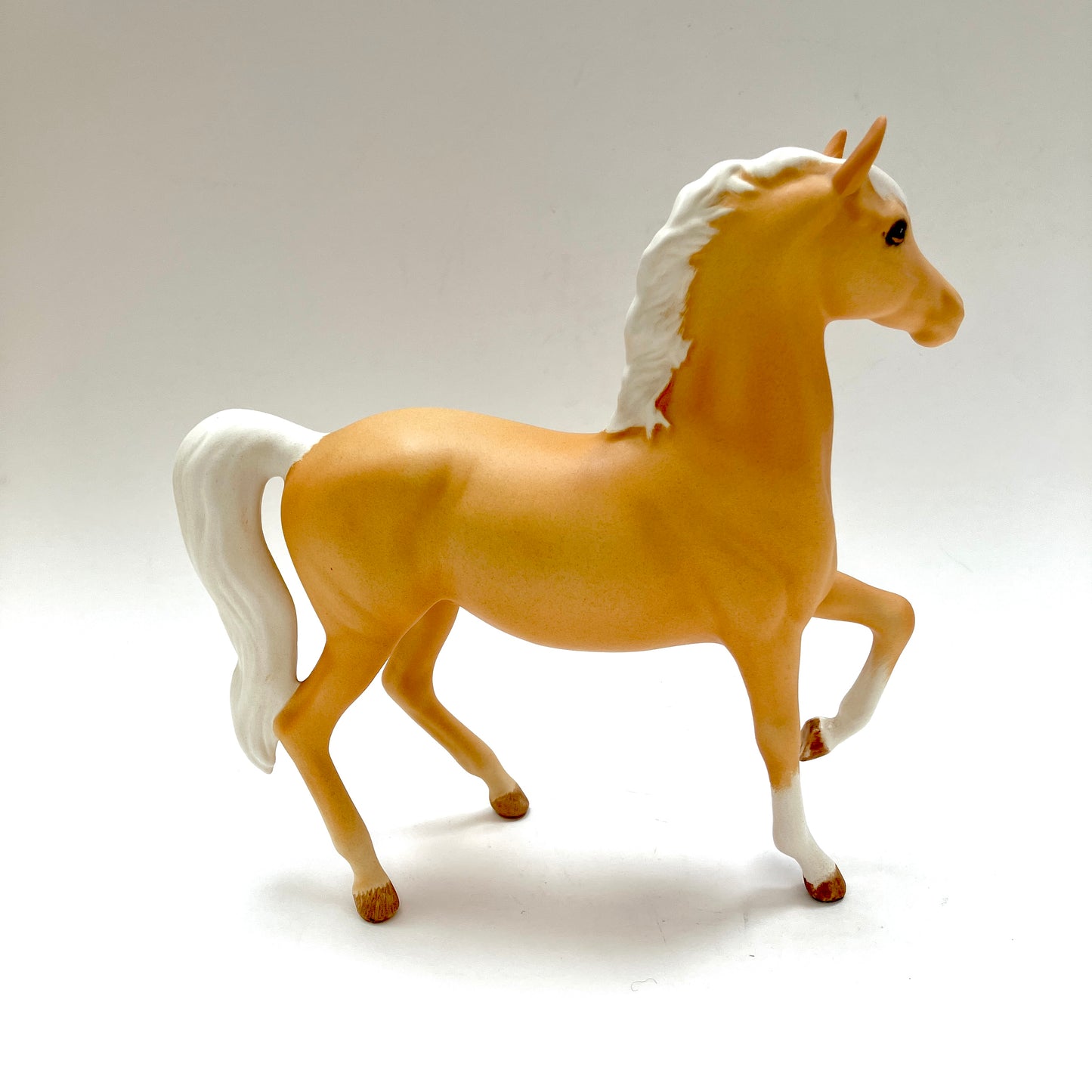 Beswick, Horse, Palomino, Arab, Prancing, 1261, Figurine, Vintage, England, Arthur Gredington, Second Version