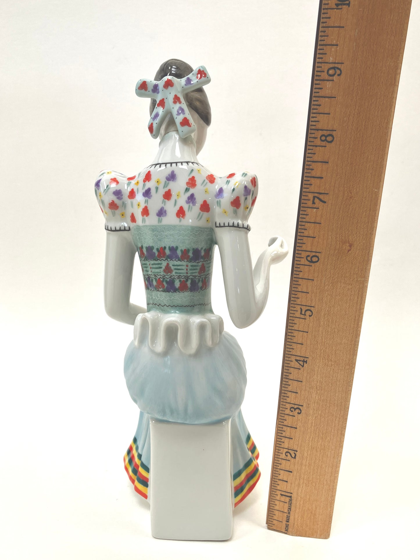 Hollohaza, Lady Sewing, Vintage, 1831, 3, 8065, Hand Painted, Figurine, Porcelain, Kezzel Festett