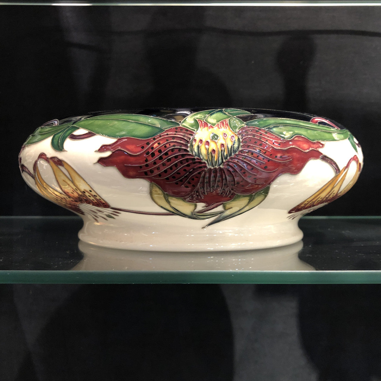 Moorcroft Anna Lily Bowl 620-9