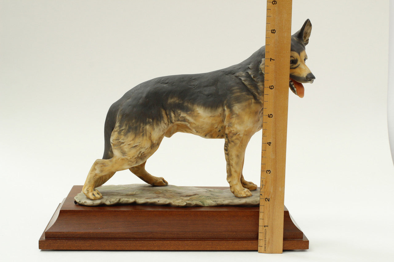 Porcelain German Shepherd dog figurine - Kaiser 528 – Ibon Antiques