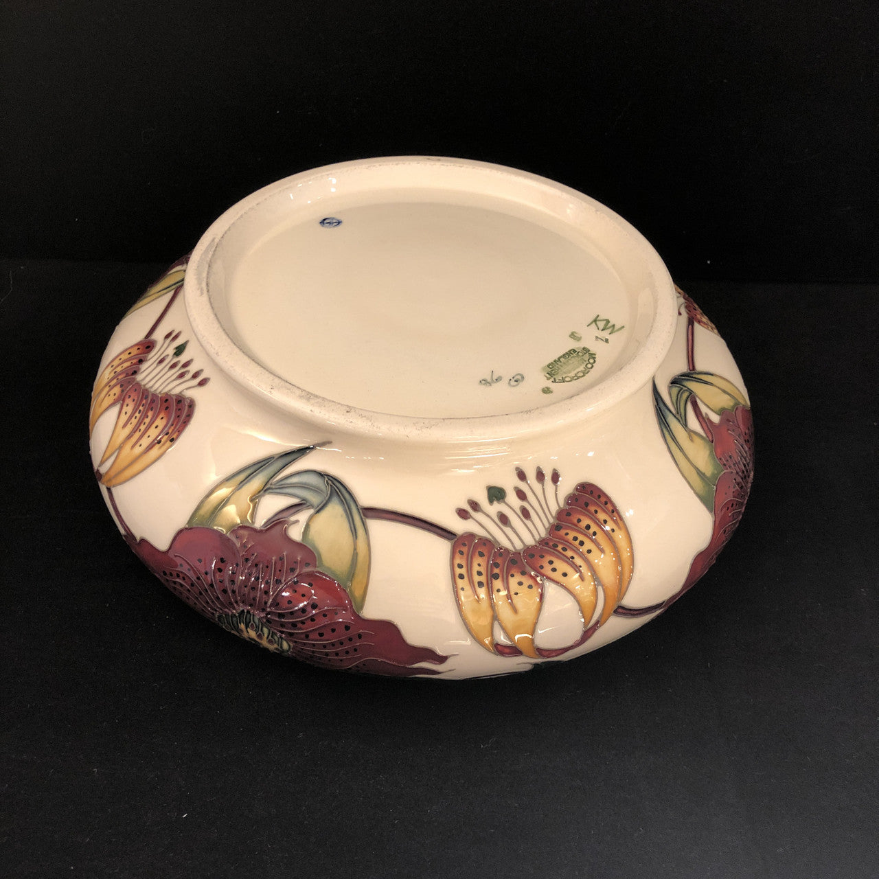 Moorcroft Anna Lily Bowl 620-9