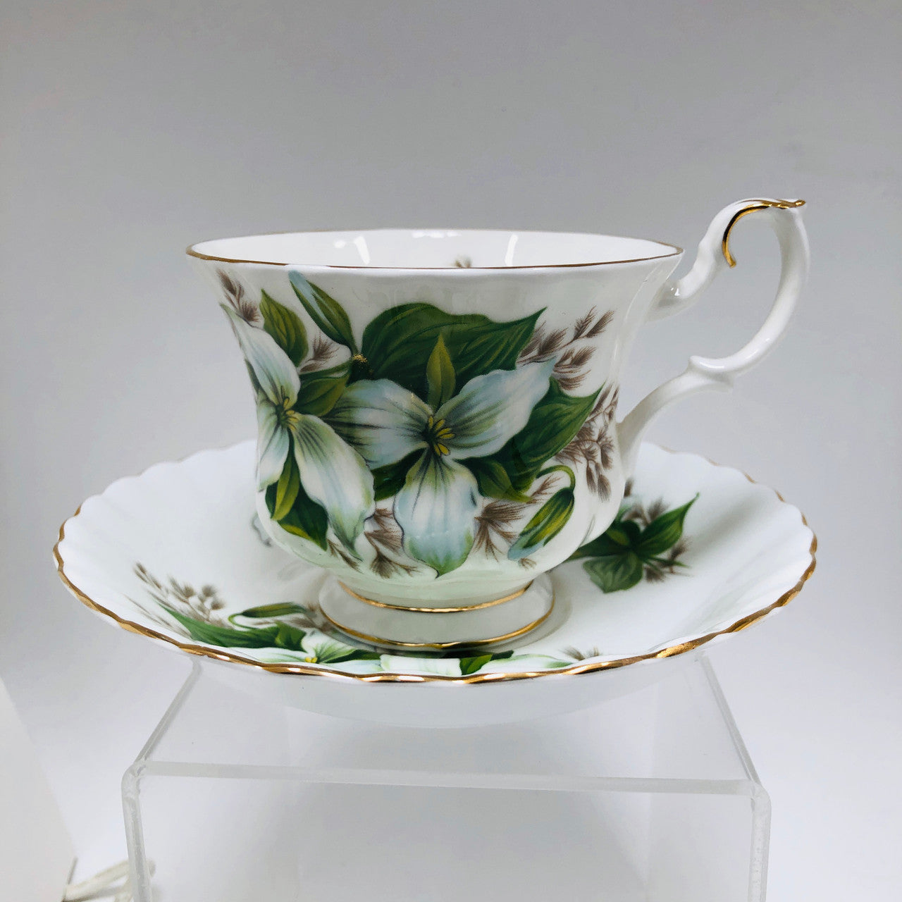 Royal Albert, Trillium, Cup and Saucer, Tea cup, Tea Cup, Vintage, England, Bone China