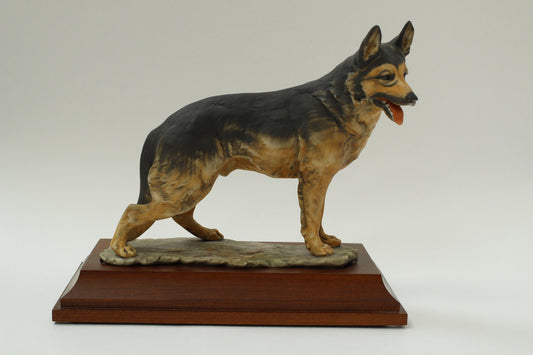 Porcelain German Shepherd dog figurine - Kaiser 528